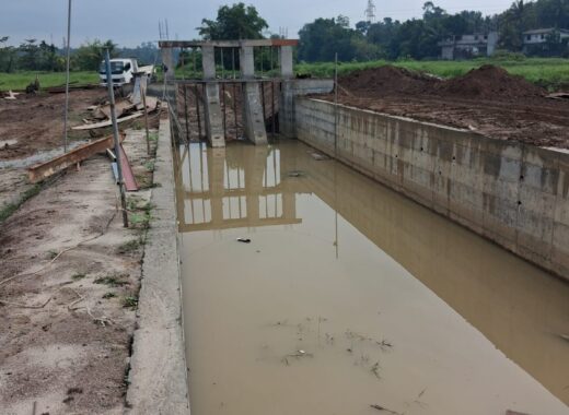 Construction works of Biyagama , Urugoda Anicut